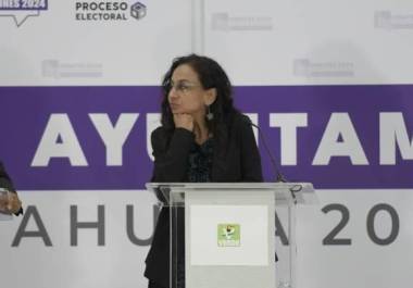 Elisa Villalobos ha aparecido en pocos eventos públicos; en el debate organizado por el IEC destacó por la falta de preparación.