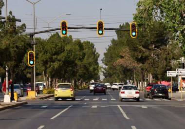 La modernización promete mejorar la movilidad en una de las principales arterias de Saltillo con tecnología de sincronización en siete intersecciones clave.