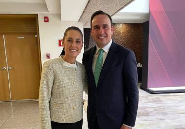 El gobernador Manolo Jiménez se reunió con la virtual presidenta electa en la Ciudad de México junto a otros gobernadores del norte del país.