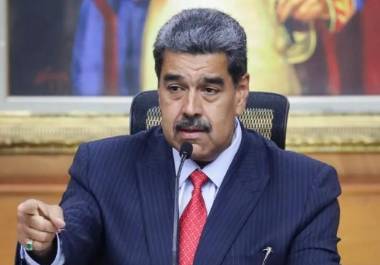 Aunque Maduro ha afirmado repetidamente que goza de la lealtad de sus aliados y de la población, el dictador se ha vuelto cauteloso con su círculo íntimo y está buscando ayuda externa.