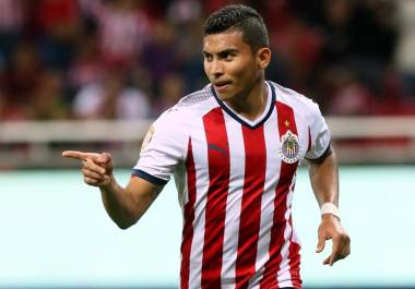 Chivas está cerca de lograr el regreso de Orbelín Pineda, quien actualmente juega para el AEK de Atenas.