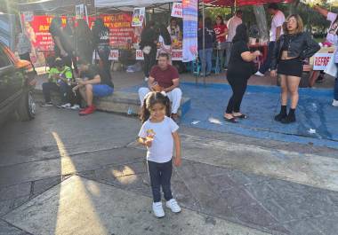 Ciudadanos acudieron a la Alameda Zaragoza para donar y respaldar la causa de Yoana Judeli.
