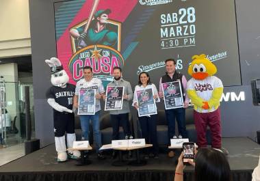 Kike Conejo y el Pollo Algodonero acompañaron a los directivos durante la presentación del juego benéfico.