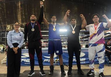 Jesús Talamantes celebra su victoria que le otorgó el oro en la división de 90 kg Élite.