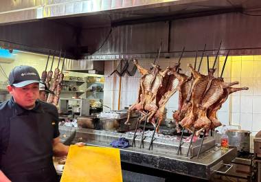 A pesar de que el cabrito es el platillo representativo de la gastronomía de Nuevo León, la entidad enfrenta un déficit de hasta un 90% en su producción aseguró Jorge Grimaldo Liñan, productor del sector.