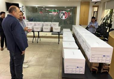 Hacen ejercicio poniendo como ejemplo la Ciudad de México, en donde los electores tendrán que llenar hasta 25 papeletas | Foto: Especial