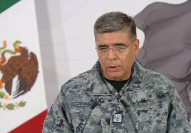 Briceño Lovera añadió que un policía municipal, en coordinación con efectivos federales, rodeó el área y confirmó que el atacante ya no contaba con signos vitales.