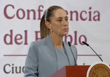La presidenta aclaró que la presencia de Gertz Manero solo es obligatoria una vez al mes y que continúa participando normalmente en las reuniones del gabinete de seguridad.