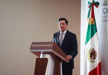 Roberto Velasco, subsecretario para América del Norte de la SRE, calificó dichas afirmaciones como absolutamente falsas y advirtió que forman parte de campañas de desinformación.