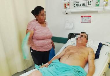 Además de su padecimiento, los enfermos tienen que soportar altas temperaturas y condiciones inhumanas.