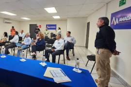 Representantes del sector empresarial y autoridades municipales participaron en una reunión de coordinación para revisar los avances de la Convención Ports to Plains 2026 que se realizará en la frontera de Coahuila y Texas.