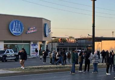 Autoridades municipales acudieron al lugar para dialogar con los manifestantes y acordar medidas preventivas.