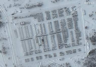 Una imagen satelital muestra cómo las fuerzas armadas de Rusia se acumulan a lo largo de la frontera con Ucrania. EFE/EPA/MAXAR TECHNOLOGIES