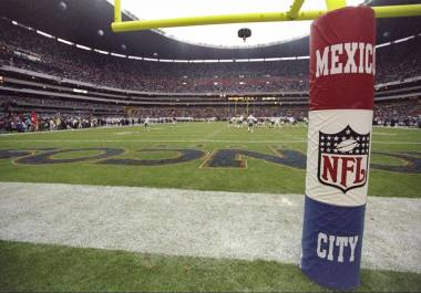 La NFL en México podría regresar el próximo año, luego de las remodelaciones que se le están haciendo al Estadio Azteca previo a la Copa del Mundo 2026.