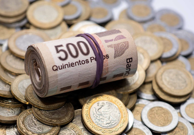 Una nueva iniciativa presentada en el Congreso busca modificar la Ley Federal del Trabajo para que el aguinaldo aumente de forma gradual hasta alcanzar 30 días de salario.