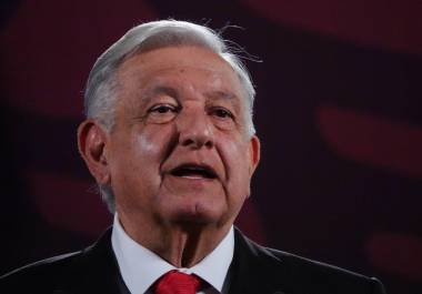 López Obrador ha querido minimizar lo que está pasando en Culiacán, cuyos habitantes padecen la batalla que libran los dos grupos del Cártel de Sinaloa, organización con la que el Presidente fue complaciente, acusa Raymundo Riva Palacio.