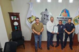 El alcalde Tomás Gutiérrez entregó reconocimientos a elementos de la Policía Municipal y adelantó que para 2027 se prepara una estrategia para mejorar sus prestaciones laborales.