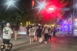 La manifestación inició en las instalaciones de la UMAE 72 y concluirá en la Plaza Mayor.