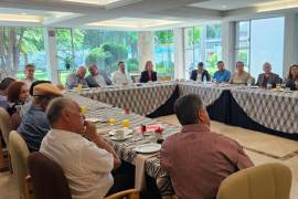 Flores Prado cuenta con más de una década de experiencia en el comité, lo que respalda su gestión para impulsar proyectos de seguridad, educación y cultura.