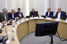 José María Fraustro y representantes del Consejo de Administración de Agsal, revisan las estrategias del plan hídrico para garantizar agua de calidad a la población.