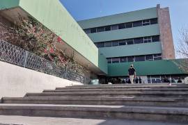 Tras una valoración médica prehospitalaria, tanto la joven madre como el bebé fueron reportados estables y posteriormente trasladados a la Clínica 7 del IMSS para continuar con su atención.