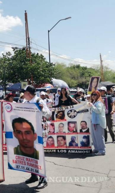 $!Colectivos iniciaron la jornada con una marcha y una misa en Torreón.