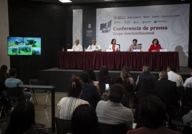 CIUDAD DE MÉXICO, 16ABRIL2026.- Víctor Rodríguez Padilla, Director General de Petróleos Mexicanos (Pemex); Raymundo Pedro Morales Ángeles, Secretario de Marina (Semar); Luz Elena González Escobar, Secretaria de Energía (SENER); Marina Robles García, secretaría de biodiversidad y restauración ambiental y Rosaura Ruiz Gutiérrez, ofrecieron conferencia de prensa en las instalaciones de la SENER. FOTO: ANDREA MURCIA /CUARTOSCURO.COM