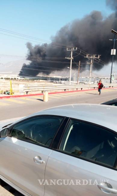 $!Se registra fuerte incendio en parque industrial en Ramos Arizpe