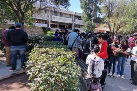 Excelente respuesta ha tenido “El stand de libros”, para promover la lectura entre el estudiantado de la UAdeC.