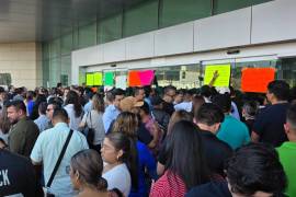 Integrantes del sindicato municipal se concentraron en oficinas públicas para exigir pruebas sobre las presuntas irregularidades señaladas por autoridades, en medio de un ambiente de tensión e incertidumbre laboral.
