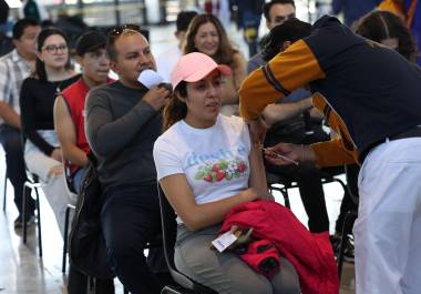 Las autoridades federales mantienen una campaña de vacunación en todo el País.