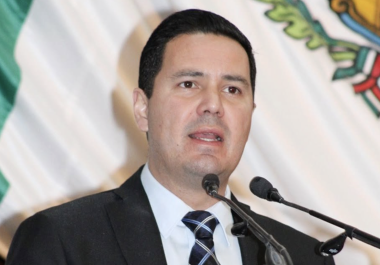 Gerardo Aguado pidió a la CFE a resolver los apagones que afectan a Torreón y la Región Laguna, así como a difundir el procedimiento para solicitar indemnizaciones por daños.