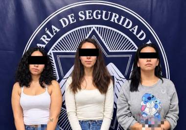 Las tres mujeres, originarias de Saltillo, quedaron a disposición de las autoridades ministeriales en Nuevo León; el vehículo en el que viajaban las detenidas fue asegurado y trasladado a un corralón.