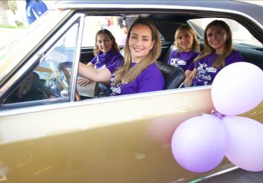 En la rodada “Ellas al volante”, los vehículos clásicos fueron manejados exclusivamente por mujeres.