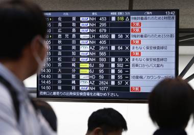 El fabricante de aviones europeo informó que ‘se identificó un problema de calidad del proveedor que afecta a un número limitado’ de paneles metálicos en los aviones de un solo pasillo A320. FOTO: