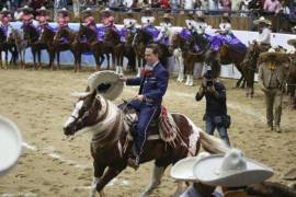 Hay un juicio contra el exgobernador Manuel Velasco Coello por el despojo de 15 mil metros cuadrados de tierras que en 2017, que luego donó para la construcción de un lienzo charro