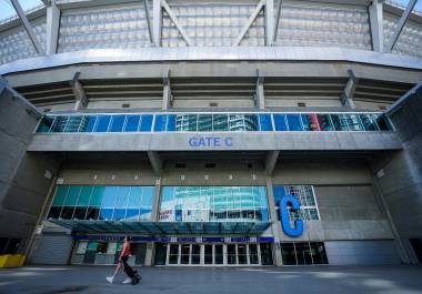 Algunos hoteles están abandonando estrategias que planearon por años para el evento futbolístico.