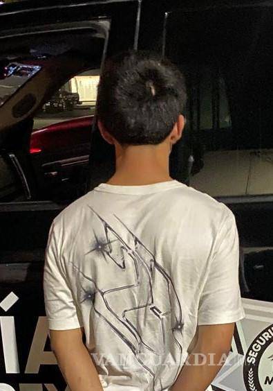 Armados y en posesión de cocaína detienen a dos adolescentes de 14 y 17 años, en Nuevo León