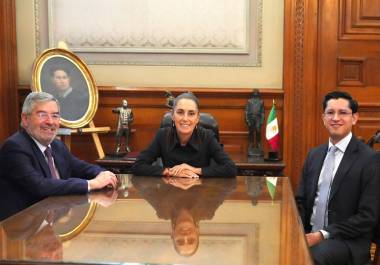 Sheinbaum Pardo anunció la salida de De la Fuente como titular de la SRE por motivos de salud y dio a conocer que tomó la decisión de proponer al Senado de la República a Velasco Álvarez como canciller.