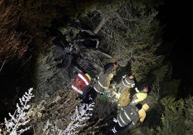 Elementos de Bomberos y Protección Civil atendieron el accidente en el ejido Los Lirios.