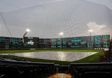 a lluvia y el granizo impidieron que se jugara en el Estadio Madero.