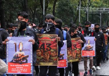 Marcha conmemorativa a 10 años de la desaparición de los 43 normalistas de Ayotzinapa, Guerrero.