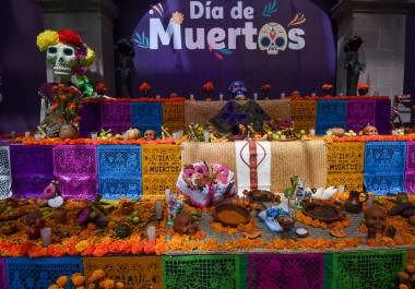 Según la tradición mexicana, la ofrenda se levanta el 3 de noviembre, una vez que las almas han regresado al más allá.