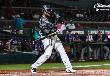 El ataque de Saraperos reaccionó tarde en el segundo juego con jonrón de Orlando Piña y producción de Christian Villanueva, pero no le alcanzó ante Olmecas.