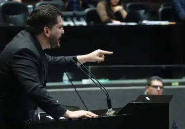 Legisladores de Movimiento Ciudadano y Morena condenaron las acciones del diputado Carlos Eduardo Gutiérrez Mancilla contra Jorge Álvarez Máynez y advirtieron que el fuero no justifica actos de violencia.