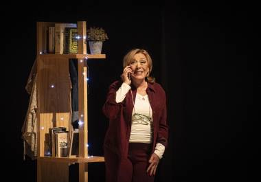 Apuesta. La actriz comparte escenario con Alberto Estrella en una puesta en escena que aborda la educación, la diversidad y las relaciones humanas