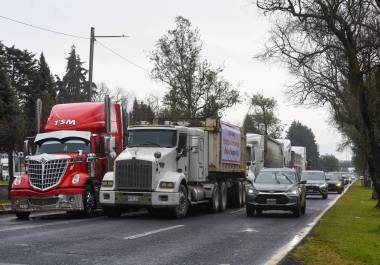 El autotransporte necesita cambios en la estrategia de seguridad en las carreteras, expuso el presidente de la Canacar, Augusto Ramos.