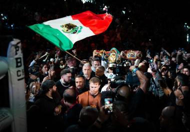 El promotor Bob Arum de Top Rank ha expresado su interés en facilitar las negociaciones para este emocionante enfrentamiento.