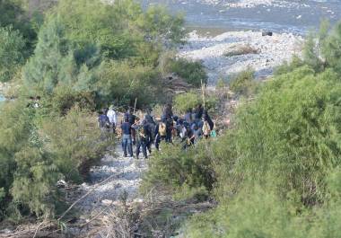 Elementos de rescate ya se encuentran en el lugar del hallazgo de los cuerpos.