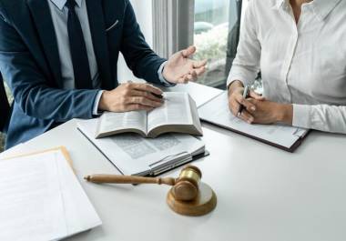 Al menos tres servidores públicos han sido suspendidos de sus funciones de manera temporal.